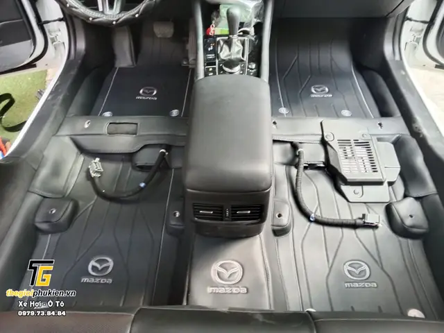 Ốp Bảo Vệ Cắm Lùi Mazda 3: Nâng Tầm An Toàn Và Thẩm Mỹ Cho Xe Yêu