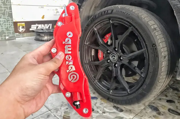 Nâng Cấp Hệ Thống Phanh Mazda 3: Khám Phá Hiệu Năng Vượt Trội Với Ốp Phanh Brembo