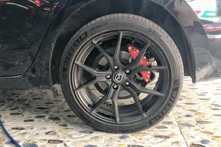 Nâng Cấp Hệ Thống Phanh Mazda 3: Khám Phá Hiệu Năng Vượt Trội Với Ốp Phanh Brembo