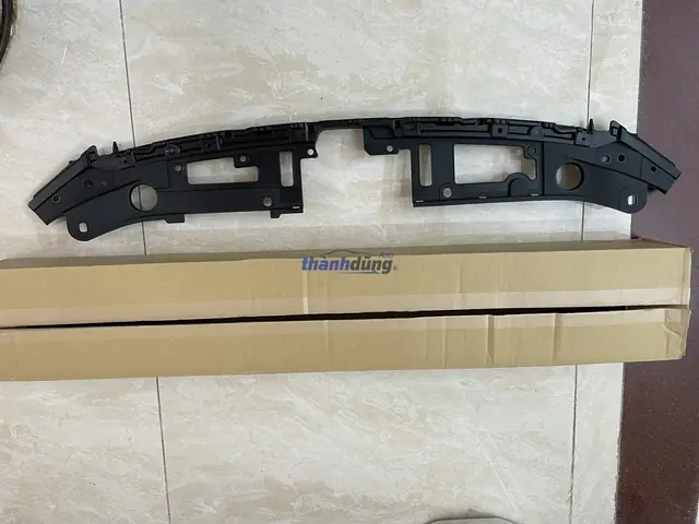 Ốp Trang Trí Capo Sau Mazda 3: Nâng Tầm Diện Mạo & Bảo Vệ Hiệu Quả