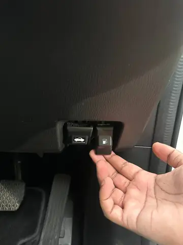 Hướng Dẫn Chi Tiết Cách Mở Nắp Bình Xăng Mazda Cx-5 Khi Gặp Sự Cố