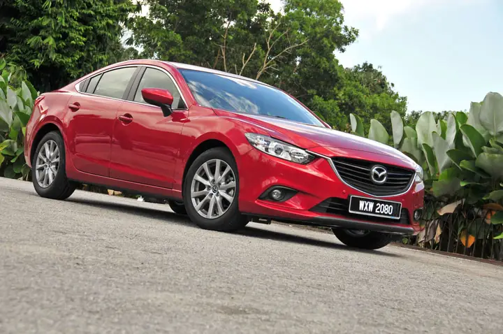 Đánh Giá Chi Tiết Mazda 6: Sự Kết Hợp Hoàn Hảo Giữa Sang Trọng Và Thể Thao
