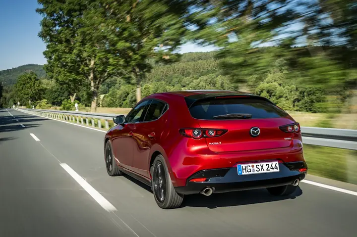 So Sánh Giá Mazda 3: Lựa Chọn Tốt Nhất Cho Người Mua