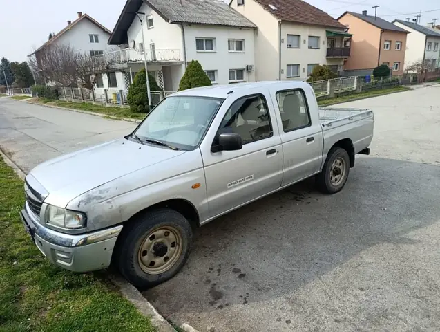 Mua Mazda B2500: Hướng Dẫn Chọn Xe Pickup Đáng Tin Cậy