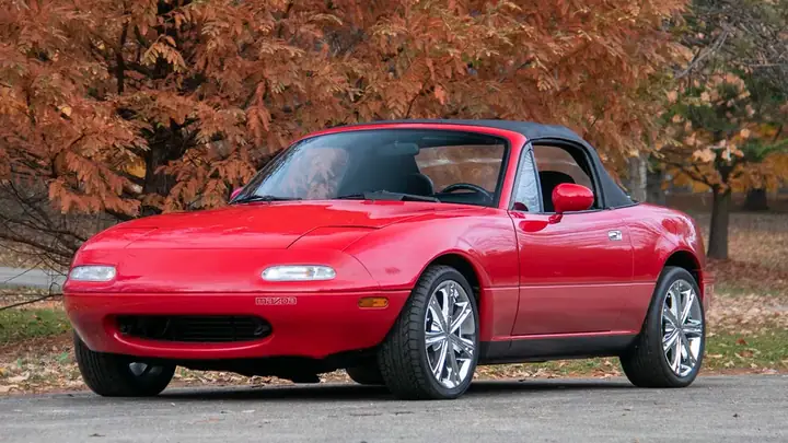 Khám Phá Red Miata Convertible: Màu Sắc, Giá Và Nơi Mua