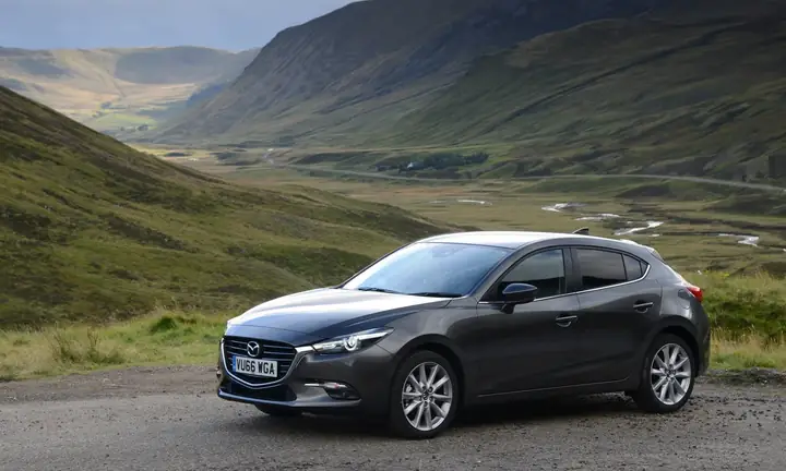 Đánh Giá Chi Tiết Mazda 3 2.0 Sedan – Hiệu Năng & Công Nghệ