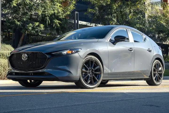 So Sánh Xe Accent Và Mazda 3: Lựa Chọn Nào Phù Hợp Cho Bạn?