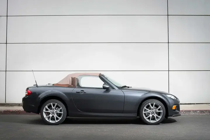 Tốc Độ Của Mazda Roadster 2015: Khám Phá Hiệu Suất Và Trải Nghiệm Lái