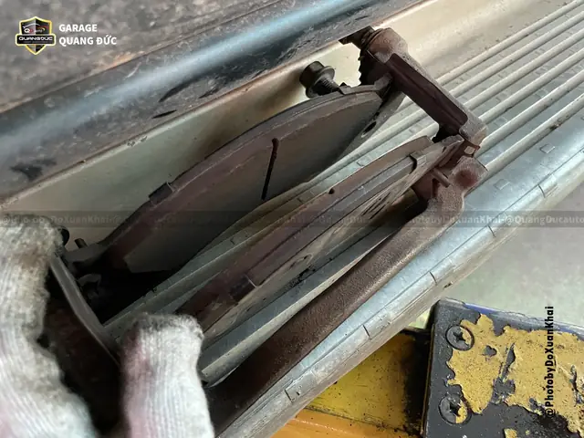 Sửa Chữa Gầm Bệ Mazda: Hướng Dẫn Chi Tiết Từ Chuyên Gia