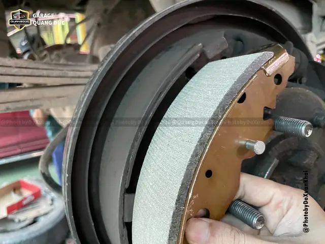 Sửa Chữa Gầm Bệ Mazda: Hướng Dẫn Chi Tiết Từ Chuyên Gia