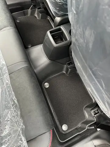 Tấm Lót Sàn Nhựa Mazda 2: Giải Pháp Bảo Vệ Toàn Diện Cho Nội Thất Xe