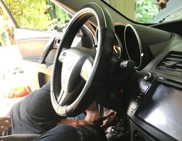 Hướng Dẫn Chi Tiết Cách Tắt Chìa Khóa Thông Minh Xe Mazda Khi Cần Thiết