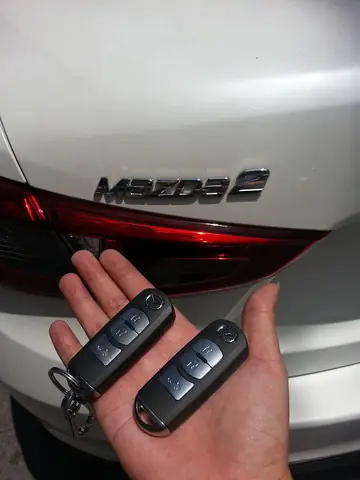 Hướng Dẫn Chi Tiết Cách Tắt Chìa Khóa Thông Minh Xe Mazda Khi Cần Thiết