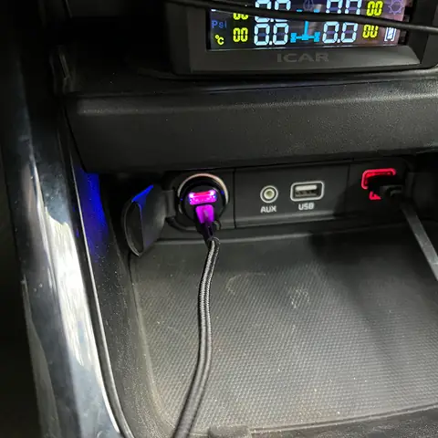 Hướng Dẫn Lắp Đặt Tẩu Sạc Mazda 3 Nhanh Chóng, An Toàn Và Hiệu Quả