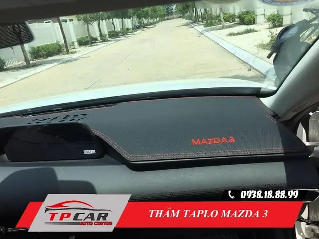 Thảm Che Nắng Taplo Mazda: Giải Pháp Toàn Diện Bảo Vệ Nội Thất Xe Của Bạn