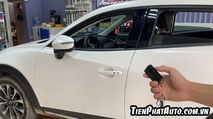 Hướng Dẫn Chi Tiết Cách Tháo Kính Gập Trên Xe Mazda: An Toàn Và Hiệu Quả