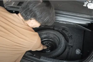Hướng Dẫn Thay Lốp Dự Phòng Mazda 3 Đơn Giản Nhất – Bước By Bước