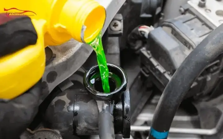 Hướng Dẫn Chi Tiết Cách Thêm Nước Mát Cho Xe Mazda 2 An Toàn Và Hiệu Quả