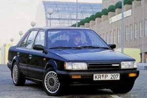 Khám Phá Thông Số Kỹ Thuật Mazda 323: Động Cơ, Hộp Số Và Tiêu Thụ Nhiên Liệu