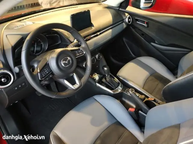 Tiện Nghi Xe Mazda 2: Nâng Tầm Trải Nghiệm Lái Xe Đô Thị