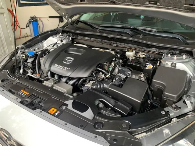 Khám Phá Khoang Động Cơ Mazda 3: Cẩm Nang Toàn Diện Cho Chủ Xe