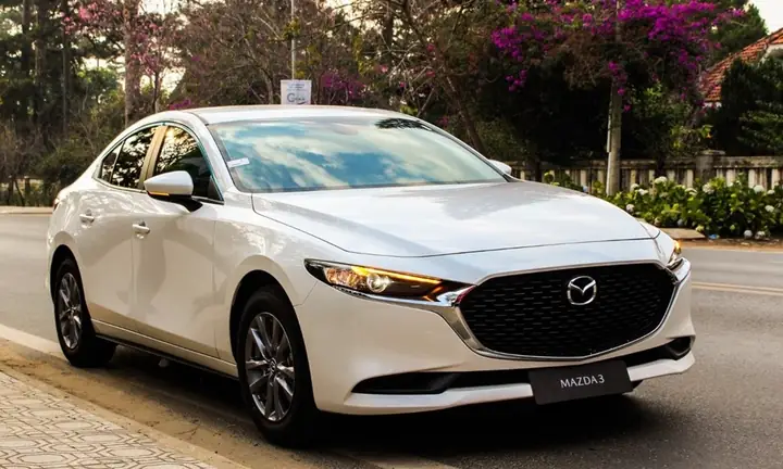Tìm Hiểu Giá Xe Mazda 3 Trả Góp Và Cách Tính Lãi Suất