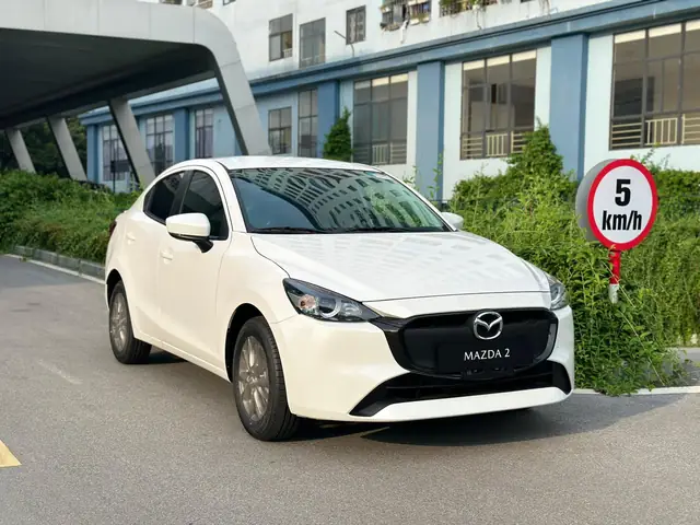 So Sánh Các Phiên Bản New Mazda 2: Đánh Giá Chi Tiết Cho Người Mua