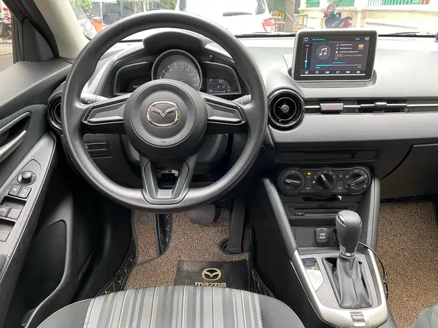 So Sánh Các Phiên Bản New Mazda 2: Đánh Giá Chi Tiết Cho Người Mua