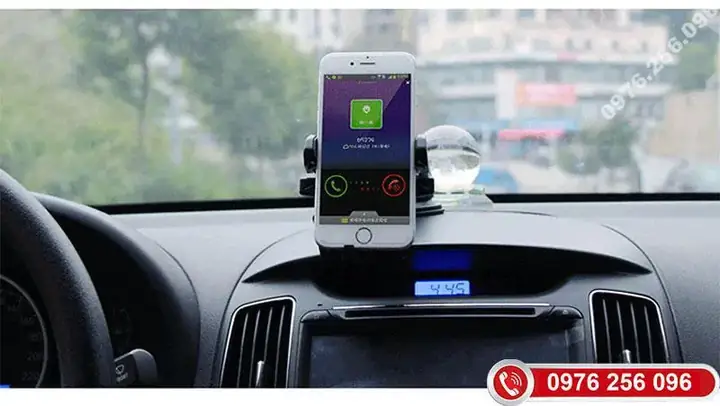 Hướng Dẫn Chi Tiết Cách Treo Điện Thoại Trên Ô Tô Mazda: An Toàn, Tiện Lợi Và Tối Ưu