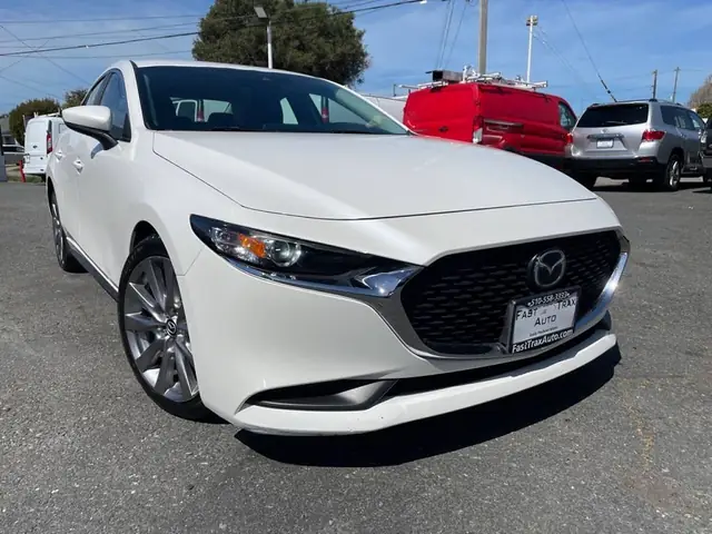 Đánh Giá Chi Tiết Mazda 3 Cũ: Từ Thiết Kế Đến Trải Nghiệm Thực Tế