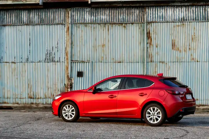 Bảo Hành Xe Mazda Cũ: Cần Biết Những Điều Gì?