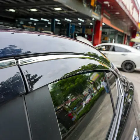 Vè Che Mưa Cho Mazda 3: Nâng Tầm Trải Nghiệm Lái Xe & Bảo Vệ Xe Toàn Diện