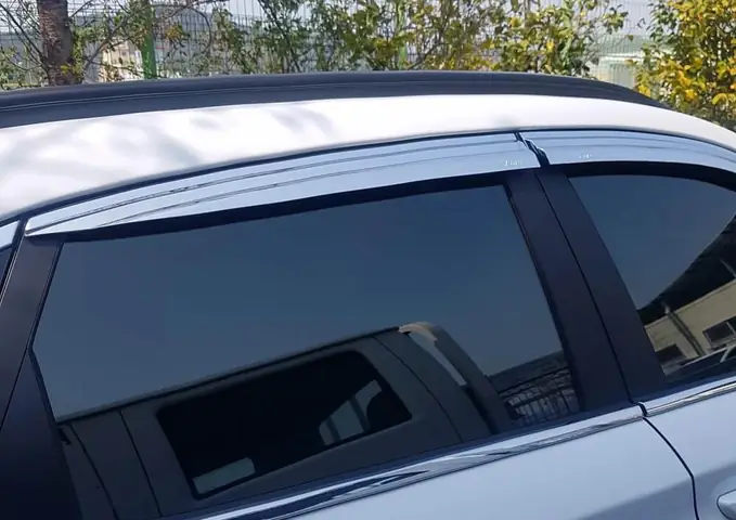 Vè Che Mưa Ô Tô Mazda 323: Hướng Dẫn Chi Tiết Từ Lựa Chọn Đến Lắp Đặt