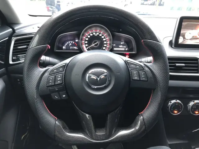 Vô Lăng Thể Thao Mazda 3: Nâng Cấp Trải Nghiệm Lái Xe Sang Trọng Và Cá Tính
