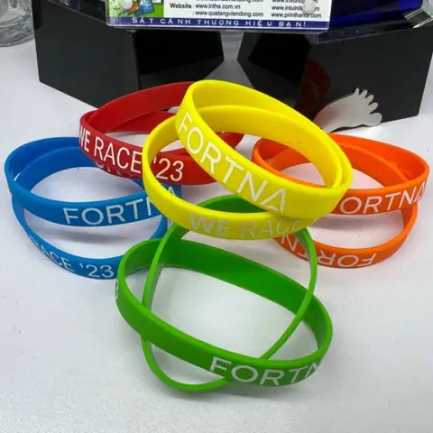 Vòng Tay Cao Su I Love Mazda: Dấu Ấn Phong Cách Cá Nhân Cho Người Yêu Xe Hơi