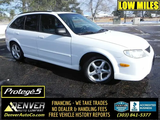 Đánh Giá Chi Tiết Mazda Protege5 Màu Trắng: Hatchback Gia Đình Linh Hoạt Từ Nhật Bản