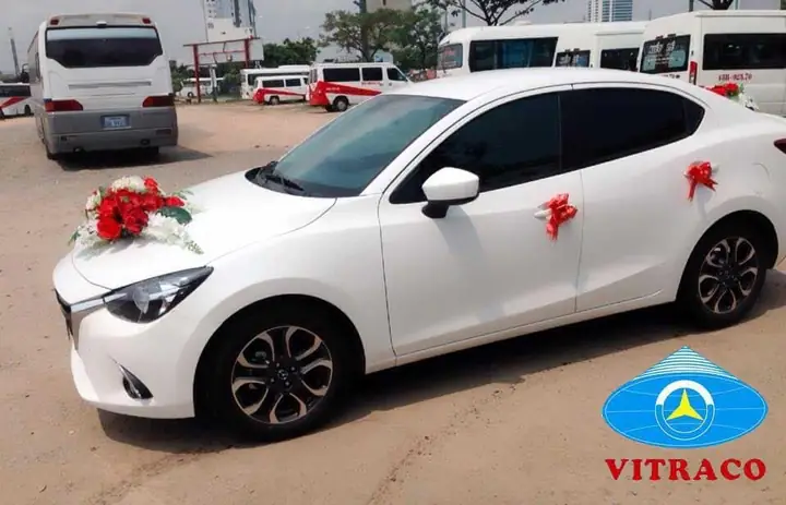 Hướng Dẫn Chọn Thuê Xe Cưới Mazda 2 Giá Tốt Cho Cô Dâu