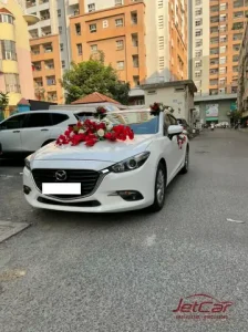 Thuê Xe Hoa Mazda 3 Giá Tốt – Xe Cưới Mazda 3 Đầy Đủ Dịch Vụ