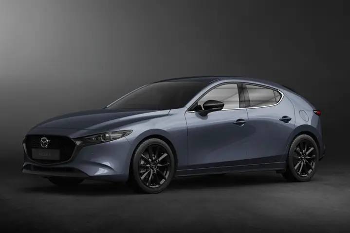 Khám Phá Mazda 3 ‘ferrari‑style’: Đèn Hậu, Wrap, Treo Khí Nén Và Cách Tự Lắp Đặt