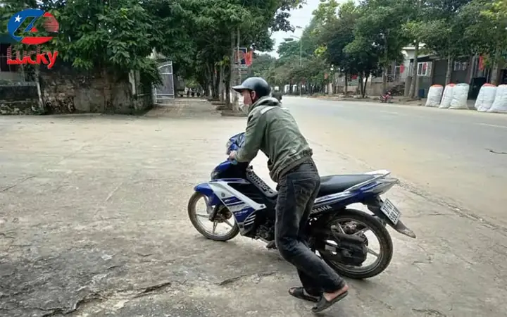 Xe Mazda Vào Số Không Được: Nguyên Nhân & Cách Khắc Phục