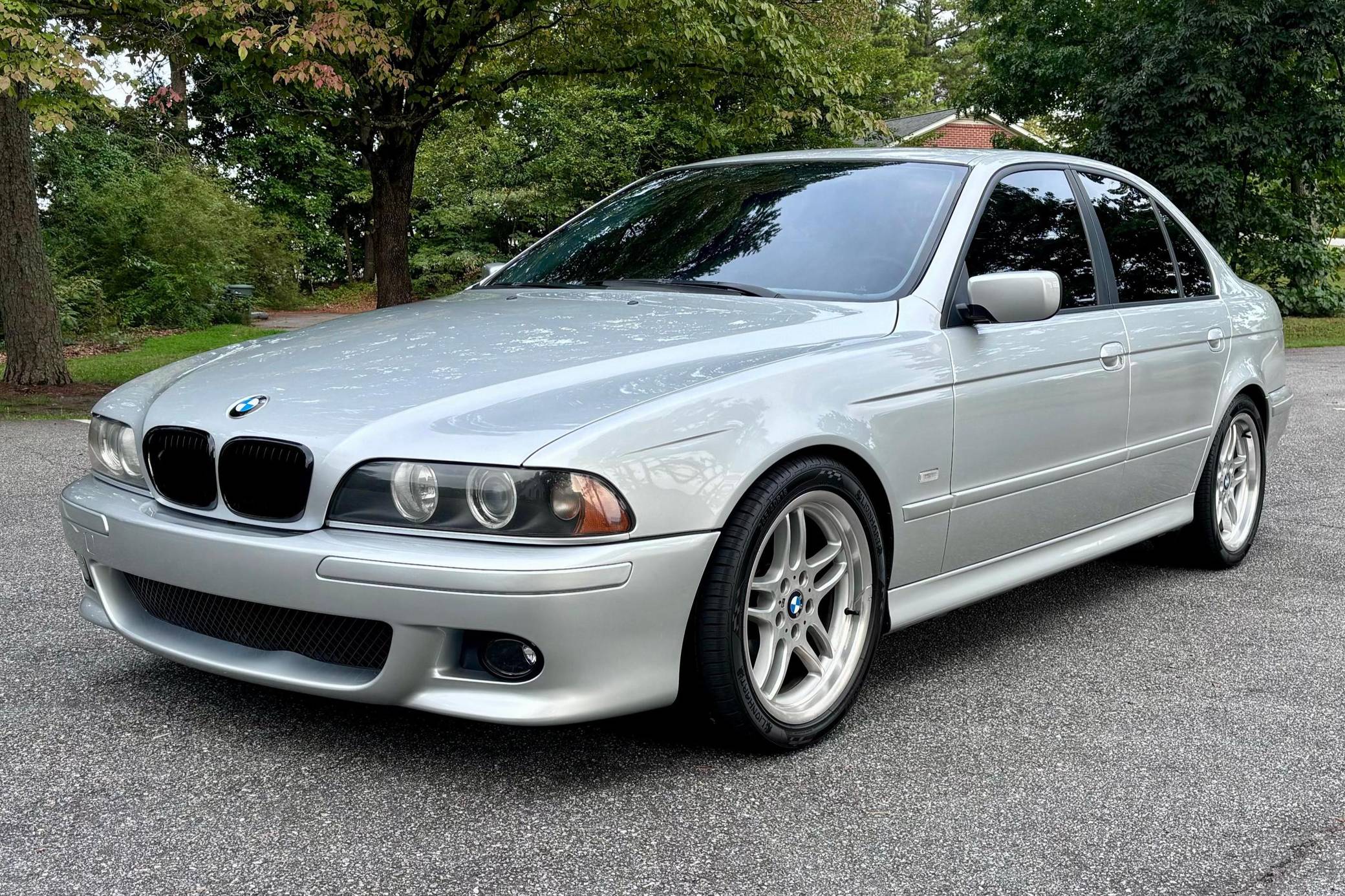 BMW 530i E60 (2003): Đánh giá chi tiết về dòng xe Đức huyền thoại 3 03 bmw 530i - Hình 3
