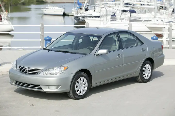 06 Toyota Camry: Cẩm Nang Toàn Diện Về Xe Hơi Cổ Điển Đầy Đam Mê