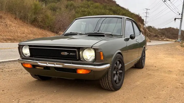 1972 Toyota Corolla – Biểu Tượng Của Sự Đột Phá Và Bền Bỉ Trong Lịch Sử Ô Tô Thế Giới 1972 Toyota Corolla – Biểu Tượng Của Sự Đột Phá Và Bền Bỉ Trong Lịch Sử Ô Tô Thế Giới