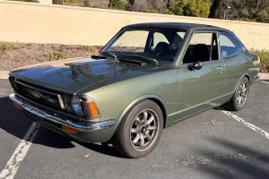 1972 Toyota Corolla – Biểu Tượng Của Sự Đột Phá Và Bền Bỉ Trong Lịch Sử Ô Tô Thế Giới