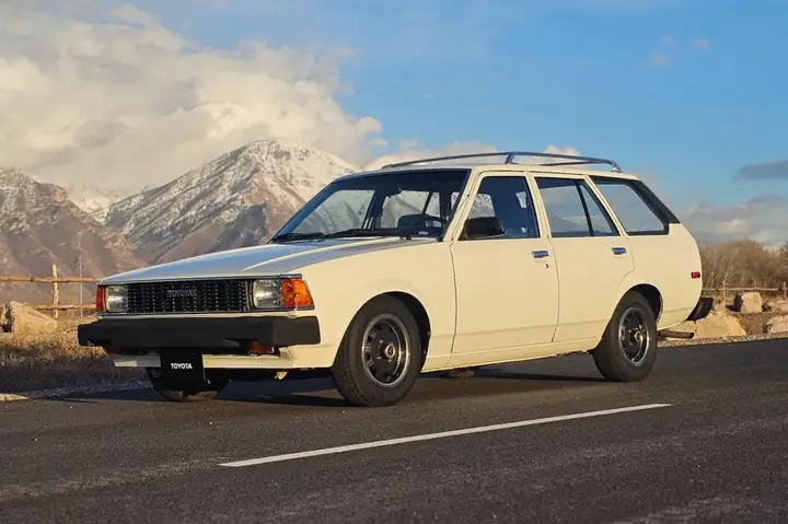 1982 Toyota Corolla: Câu Chuyện Về Biểu Tượng Độ Bền Và Đổi Mới Trong Lịch Sử Ô Tô 1982 Toyota Corolla: Câu Chuyện Về Biểu Tượng Độ Bền Và Đổi Mới Trong Lịch Sử Ô Tô
