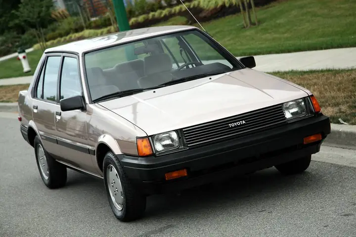 1984 Toyota Corolla: Tổng Quan Chi Tiết Về Mẫu Xe Huyền Thoại