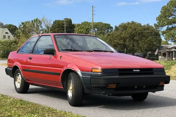 1984 Toyota Corolla: Tổng Quan Chi Tiết Về Mẫu Xe Huyền Thoại