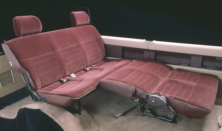 1985 Toyota Sienna: Câu Chuyện Về Một Biểu Tượng Đầy Huyền Bí Và Thực Tế Thị Trường