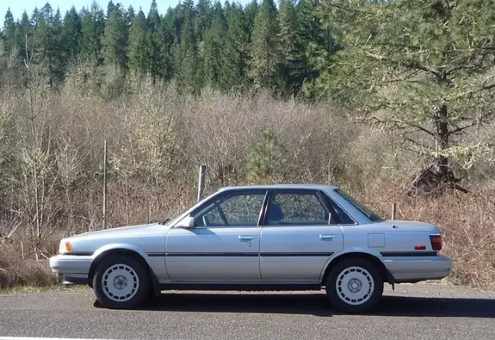 1990 Toyota Camry: Lịch Sử, Thông Số Và Giá Trị Sưu Tập