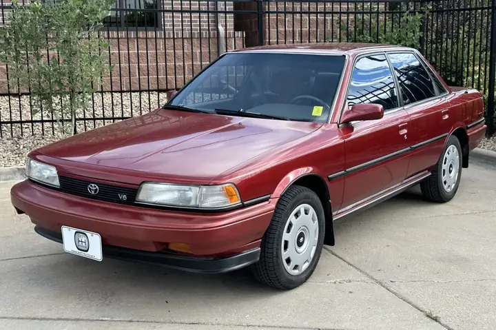 1990 Toyota Camry: Lịch Sử, Thông Số Và Giá Trị Sưu Tập